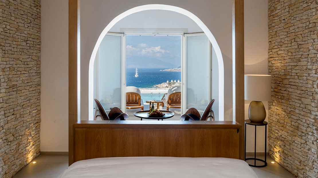 Naia Suites with Private Pool 